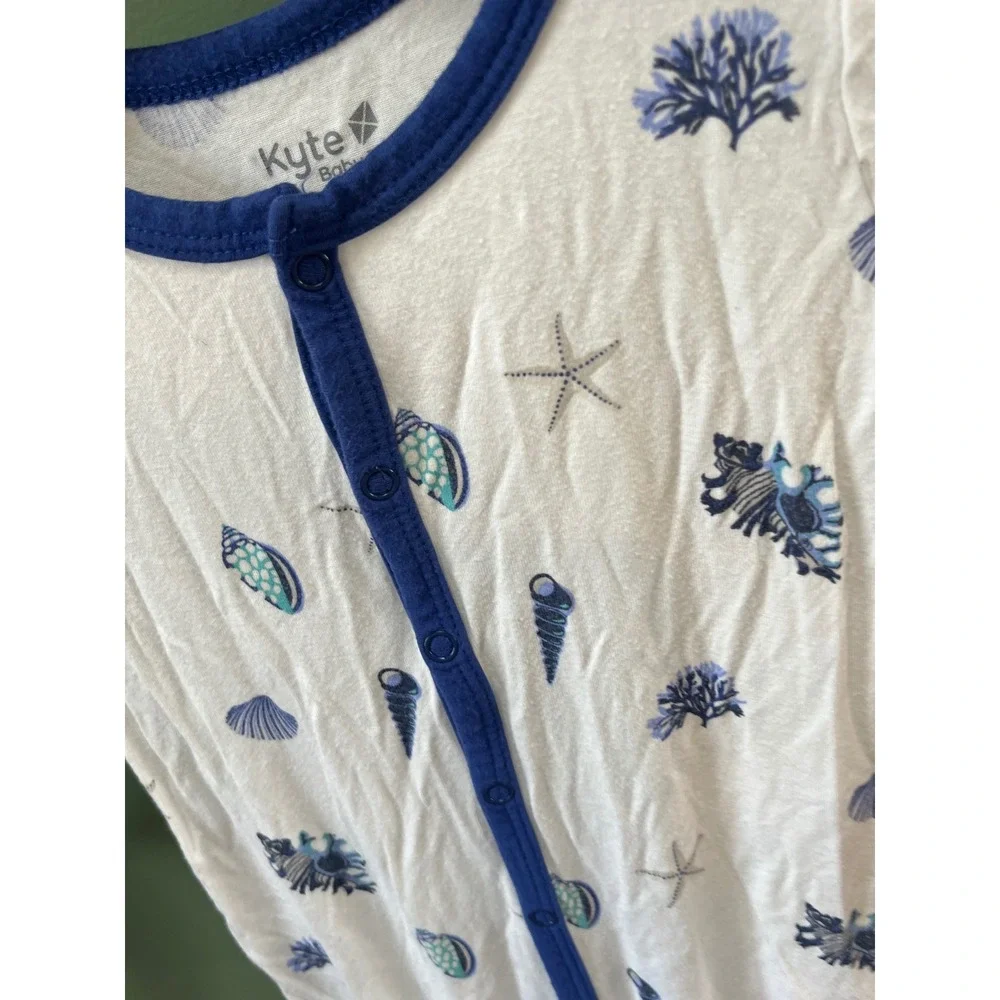 Kyte Baby Bamboo Snap Romper 18-24‎ Months White Blue Seashell Coral Footless PJ
